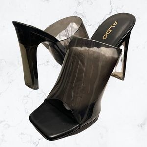 Aldo women size 7 black square heels